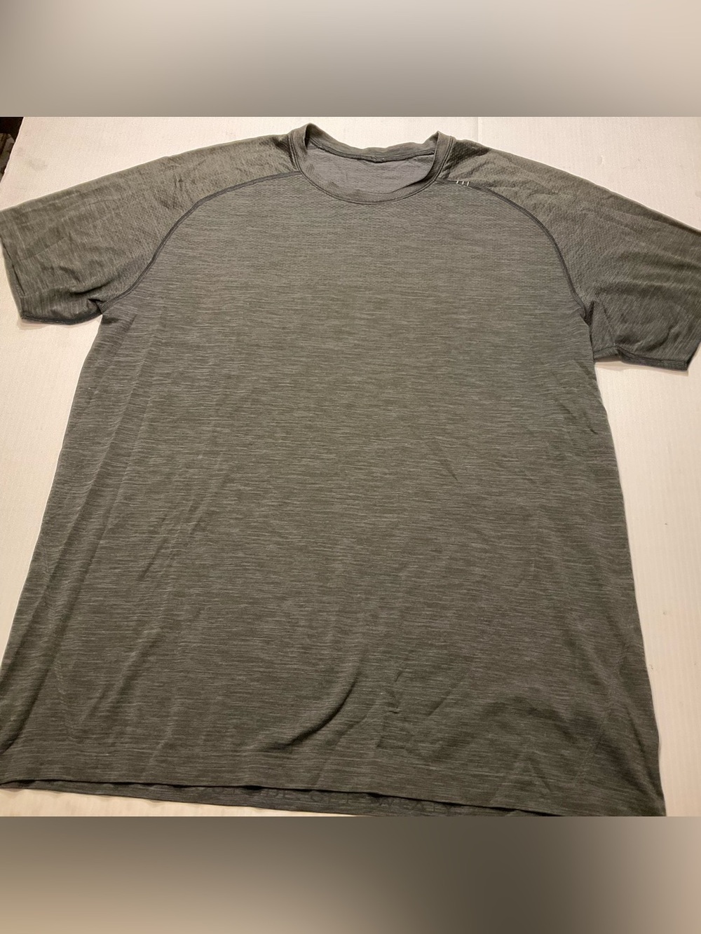 Lululemon Shirt Mens Gray Metal Vent Tech Short Sleeve Performance Gym Run Sz XL